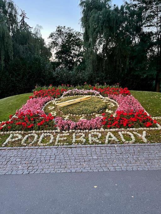 Apartman Terasa U Kolonady Lägenhet Poděbrady Exteriör bild