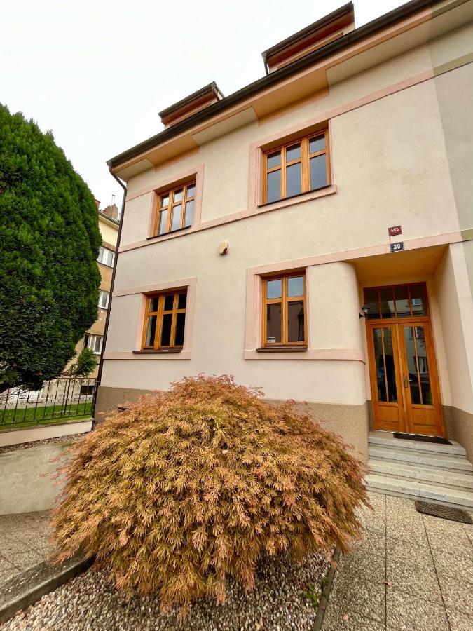 Apartman Terasa U Kolonady Lägenhet Poděbrady Exteriör bild